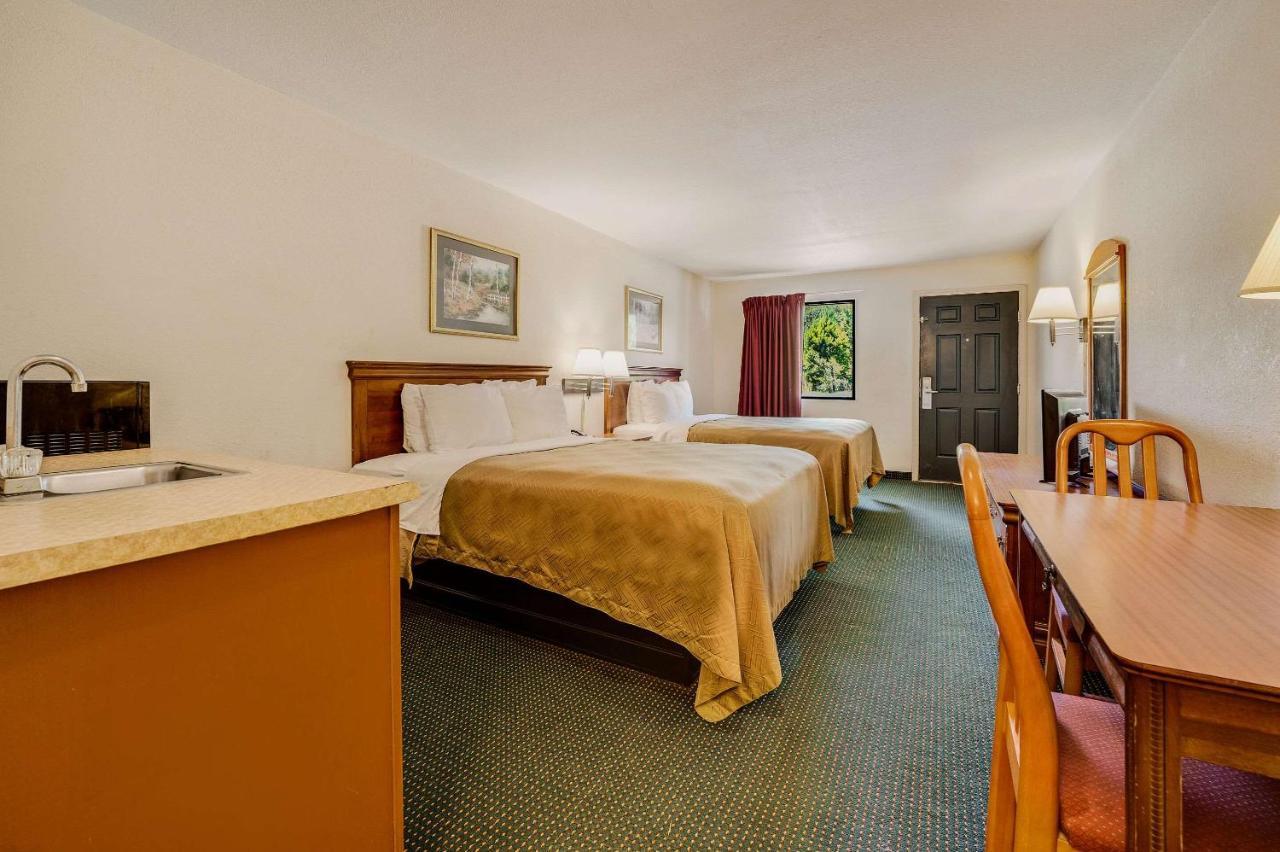 Rodeway Inn 2*